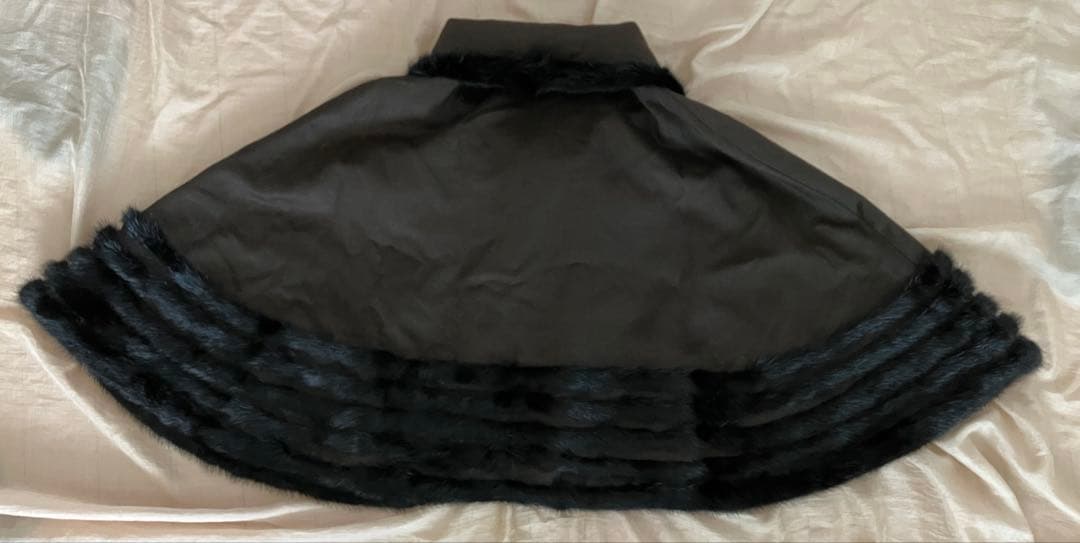 ☆新年セール☆未使用タグ付　ブラウンカシミヤ95%混ミンクファー付ケープ