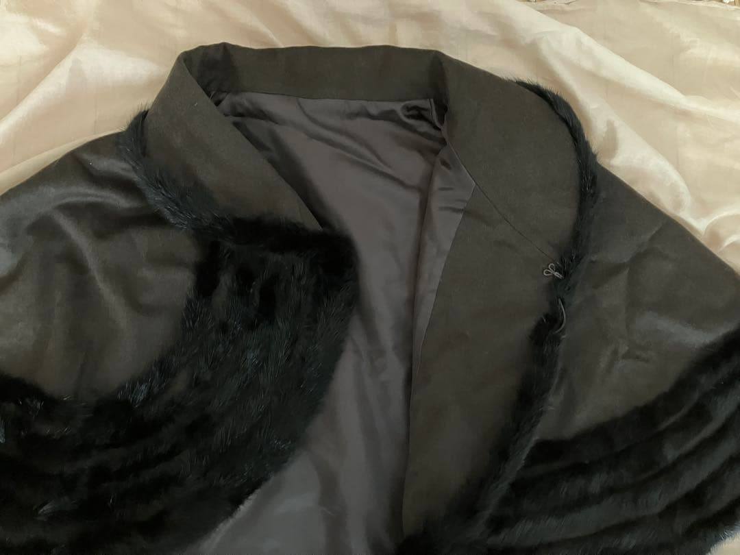 ☆新年セール☆未使用タグ付　ブラウンカシミヤ95%混ミンクファー付ケープ