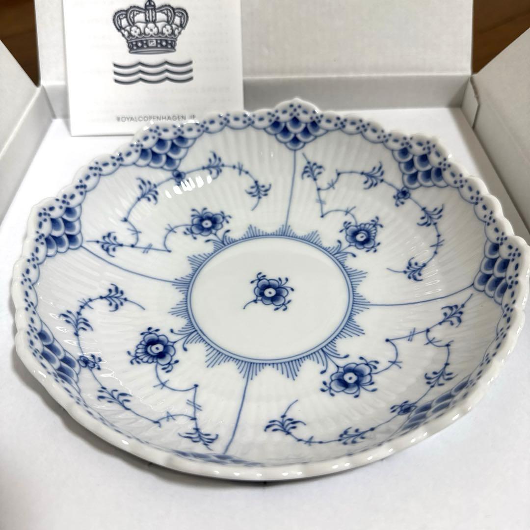 新品　ロイヤルコペンハーゲン　ブルーフルーテッドハーフレース　ケーキディッシュ