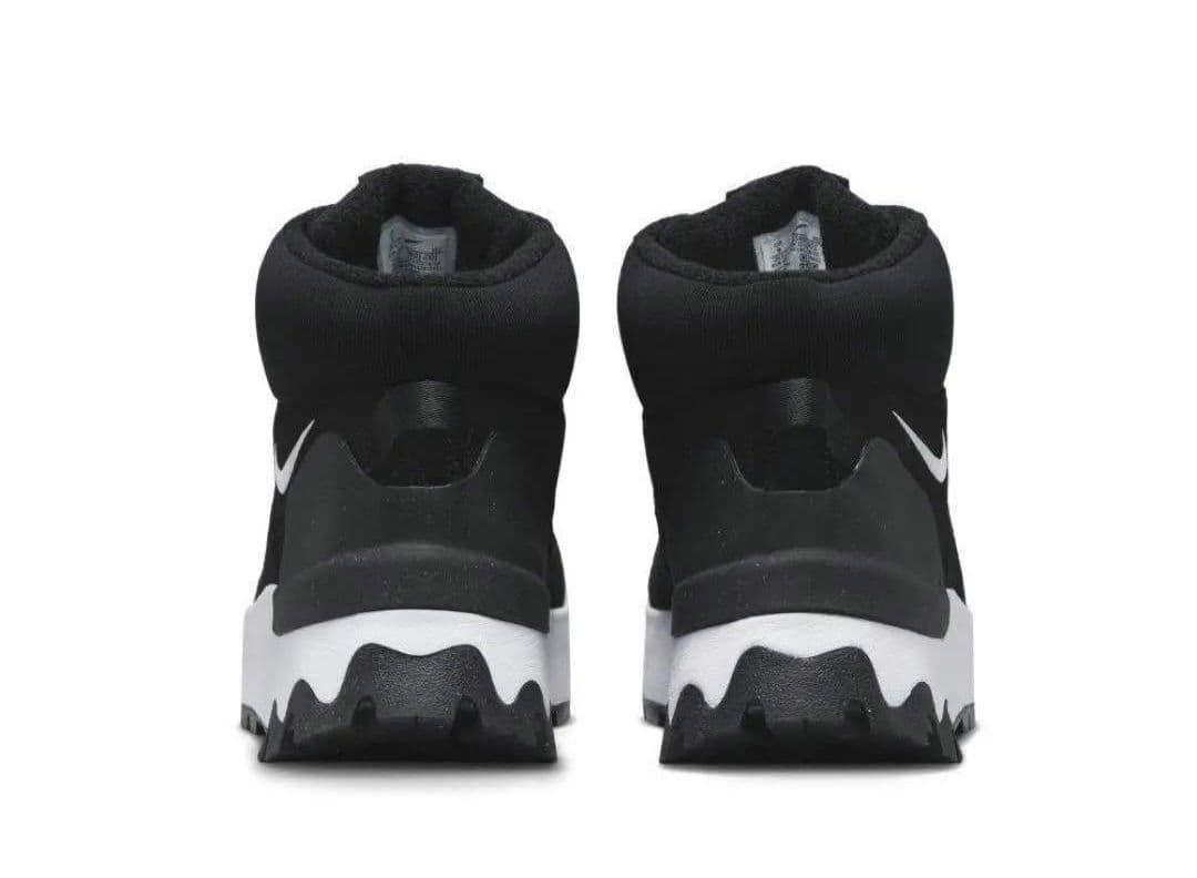 本日限定値下げ！新品未使用　NIKE　シティクラッシックブーツ　24