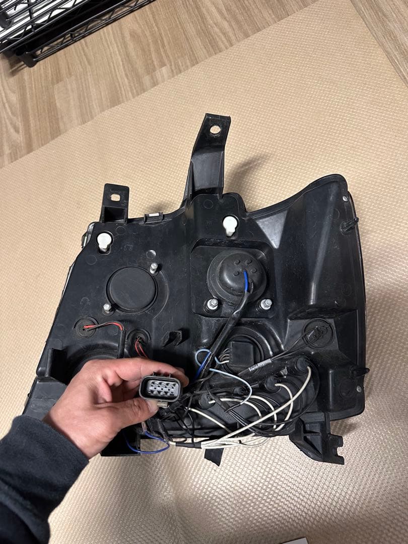 2007〜2013年？タホ　サバーバン　アバランチ　LEDヘッドライト　値下げ中