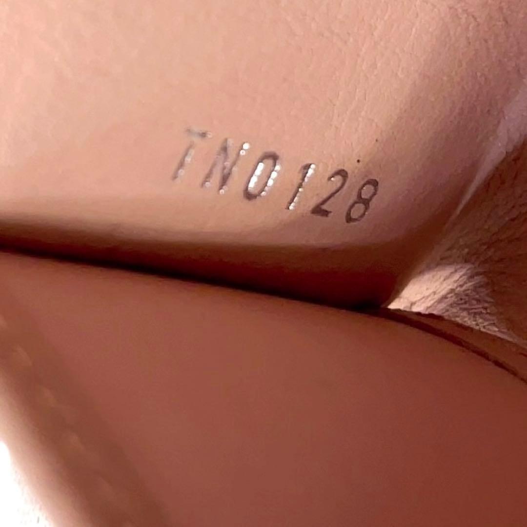 ルイヴィトン キーケース マヒナ ミュルティクレ 4連 革 ピンク M64056