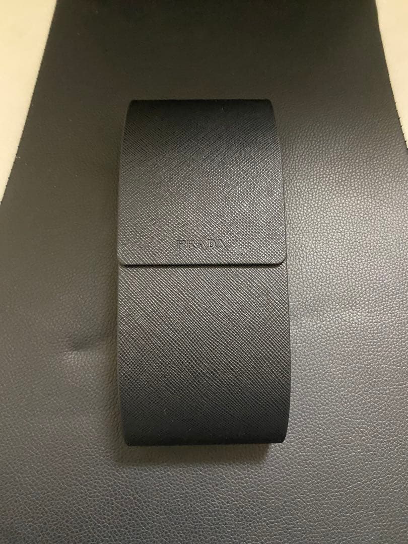 PRADA プラダ　トライアングルロゴサングラス
