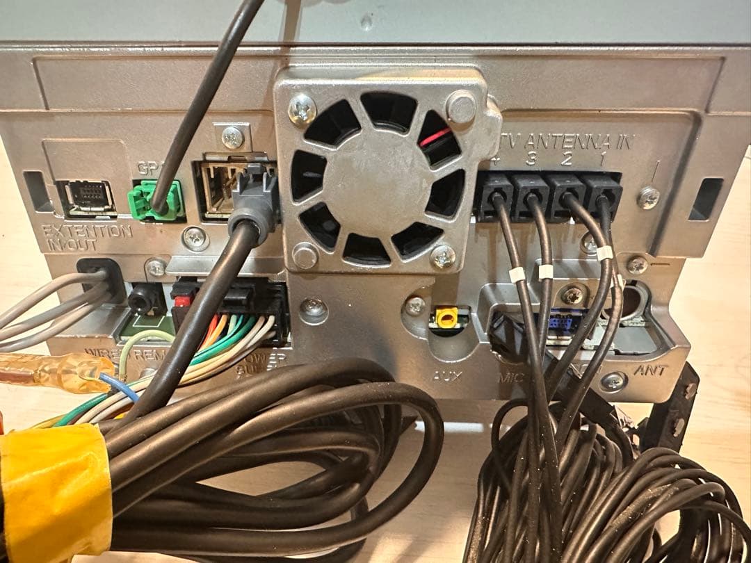 送料込 カロッツェリア ナビ Bluetooth フルセグTV