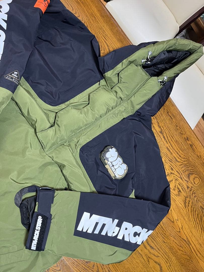 25-26新作　MOUNTAIN ROCK STAR スノーボード上下セット