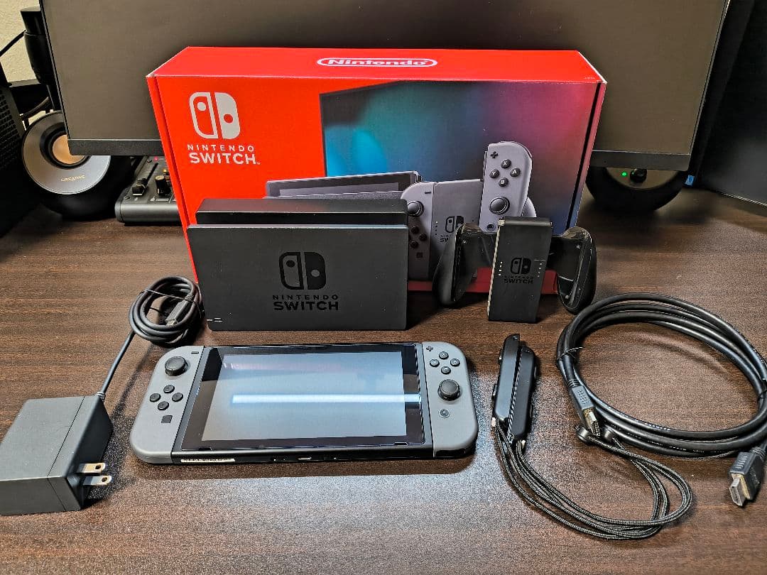 NINTENDO SWITCH本体(グレー) 完動品・付属品完備＋ソフト2本