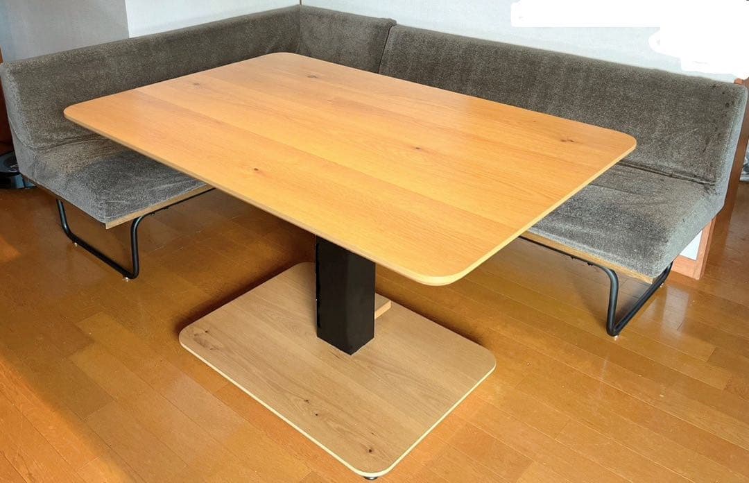 リセノ　二人がけソファー(肘掛けあり)