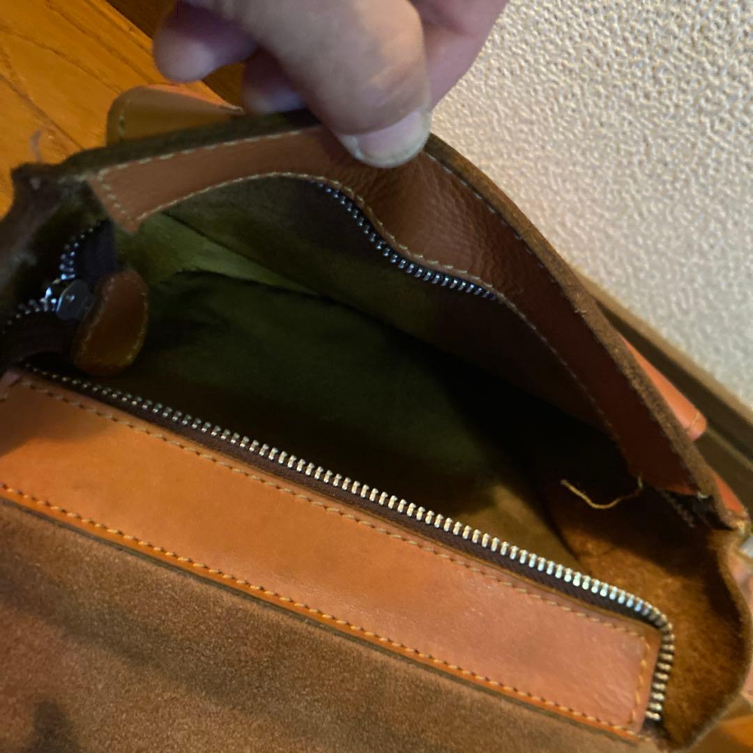 ハーレーダビッドソン レザーショルダーバッグ　 型押しロゴ　ワッペン