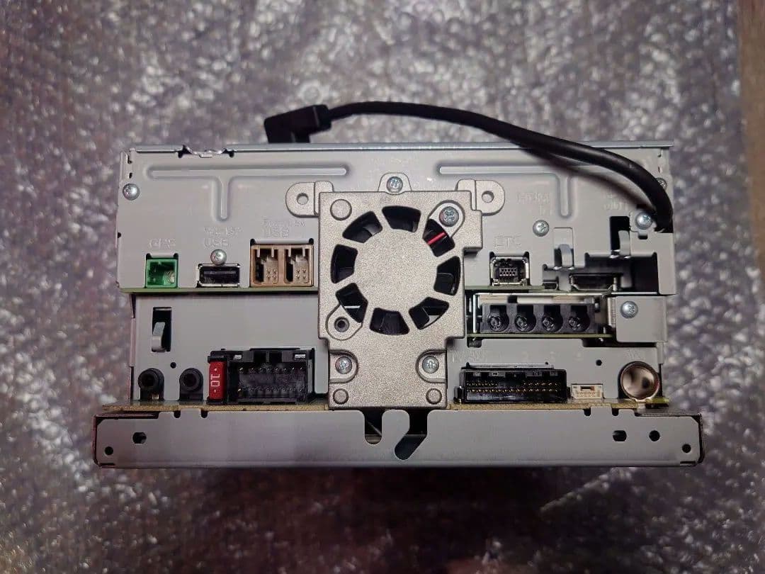 カロッツェリア 　AVIC-CL901　サイバーナビ パイオニア8 インチ