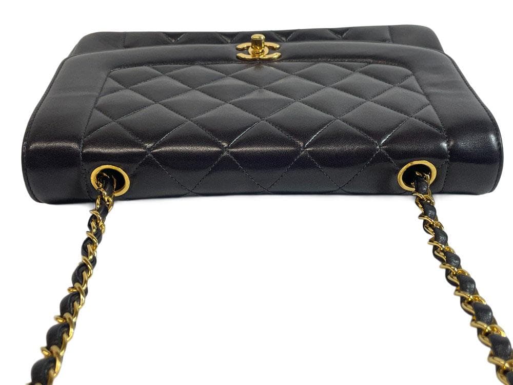 シャネル 2番台 ショルダーバッグ マトラッセ 22 ダイアナ MBZ027