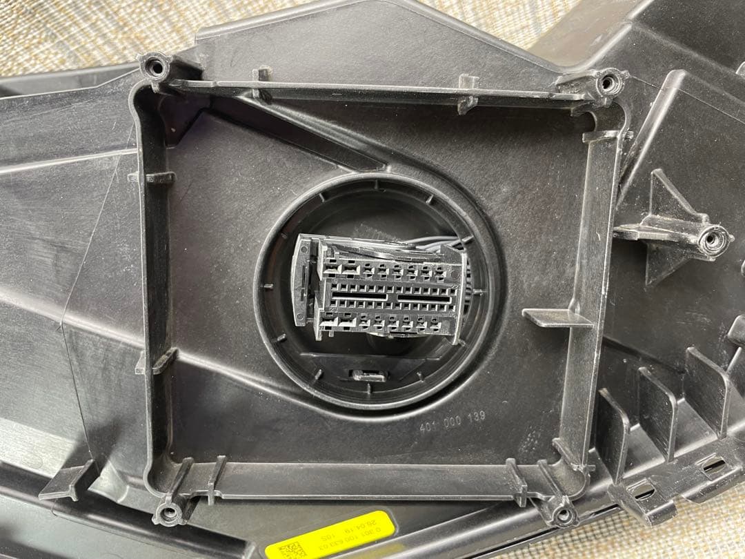 アウディA5W AUZZZ 左ライト8W6941035F 8W6941783F