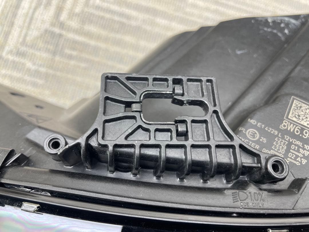 アウディA5W AUZZZ 左ライト8W6941035F 8W6941783F