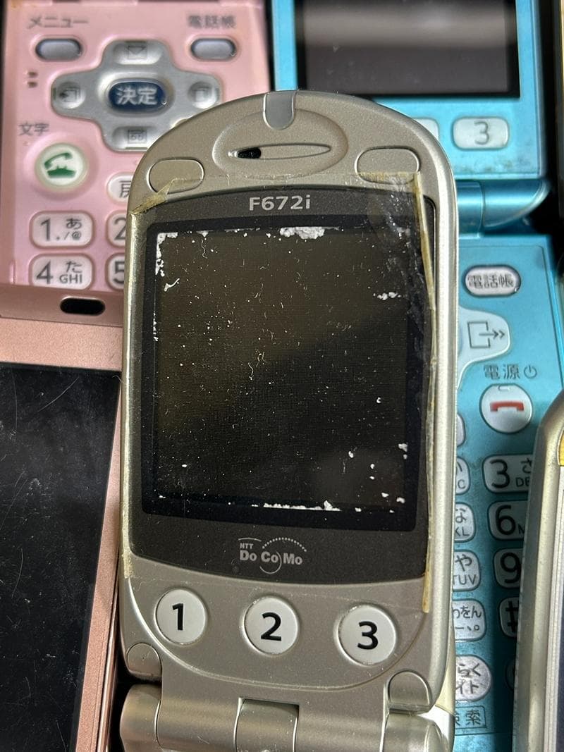 大量 携帯電話 ガラケー docomo/au 他 37台 ジャンク 部品取り