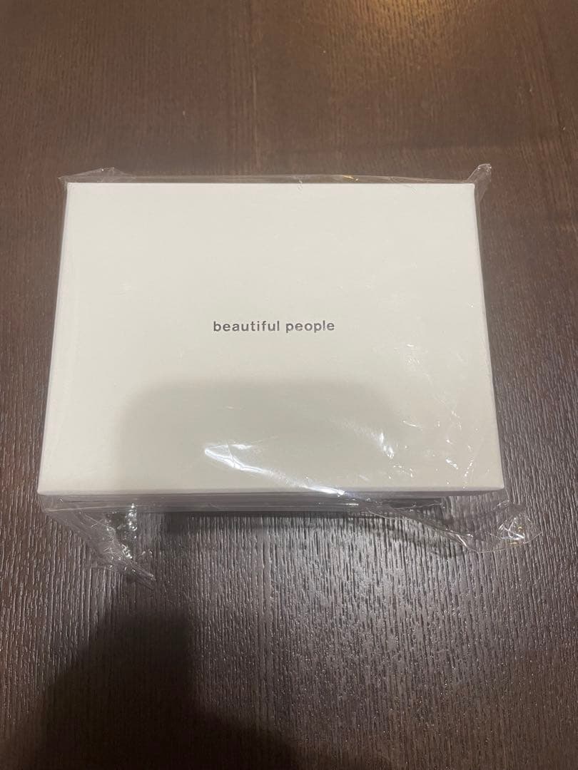 beautiful people 三つ折り財布 黒　ウォレット　ブラック　箱付き