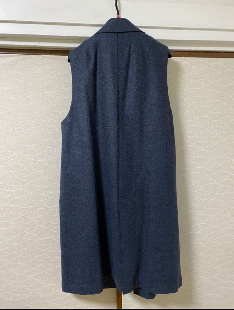 ✨️未使用に近い✨️ ダークグレー ジレ　ノースリーブジャケットウール100%