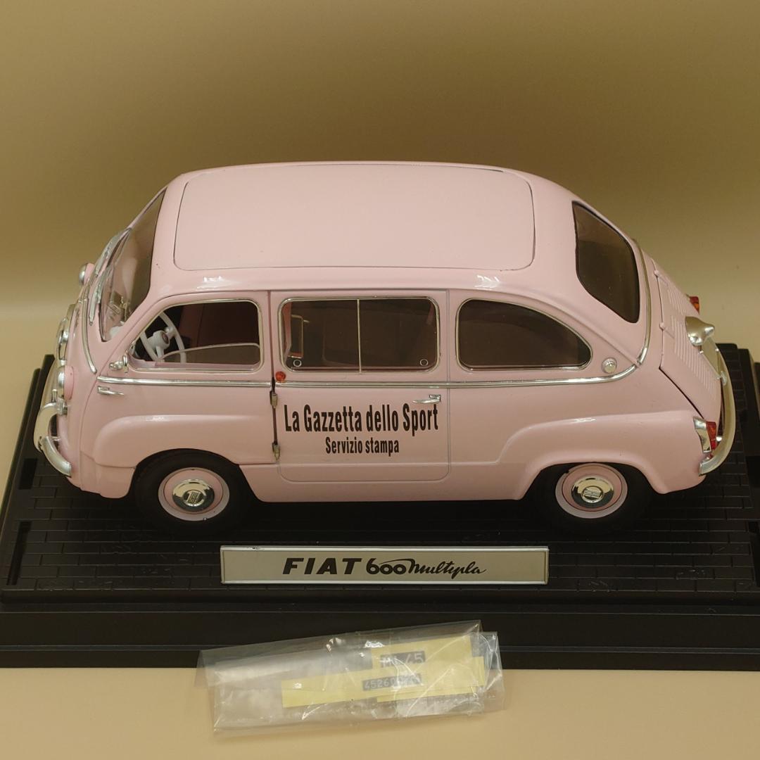 1/18 フィアット600 ムルティプラ FIAT Multipla ミニカー