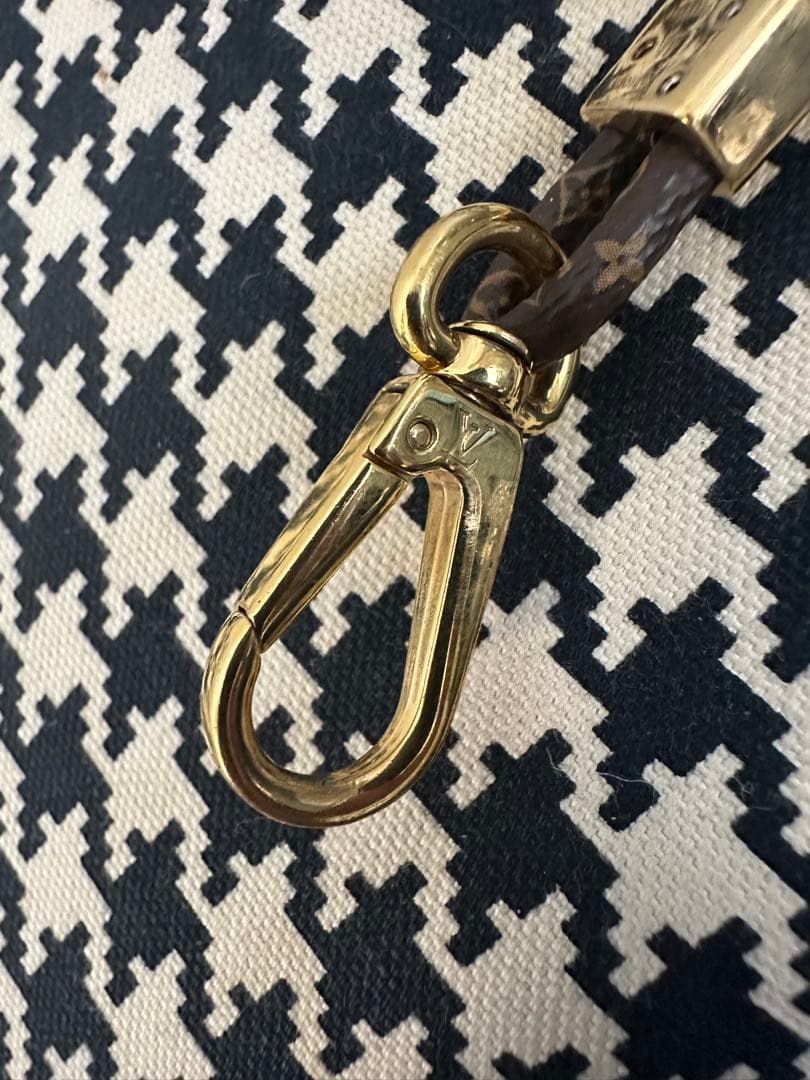 ヴィトン　フォンホルダー・ルイーズ　モノグラム　ストラップのみ