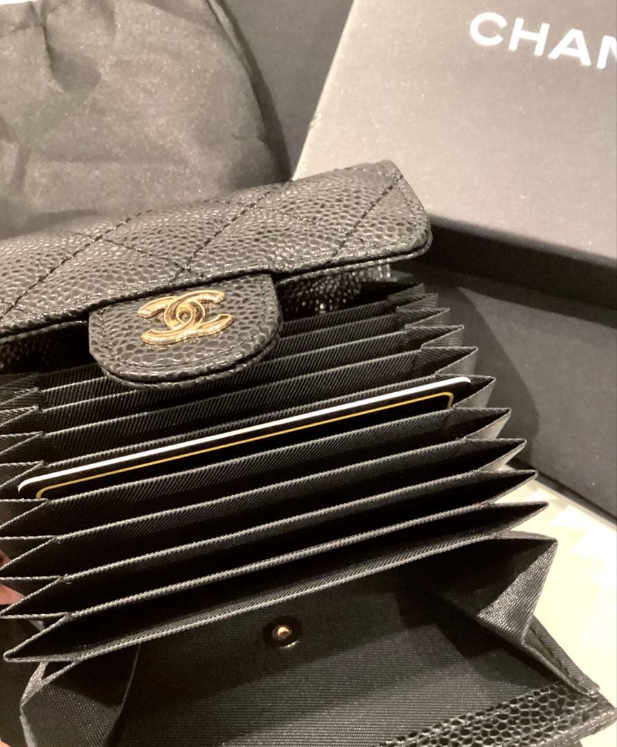 シャネル　クラシックキャビアスキンカードケース　ブラック　ノベルティ