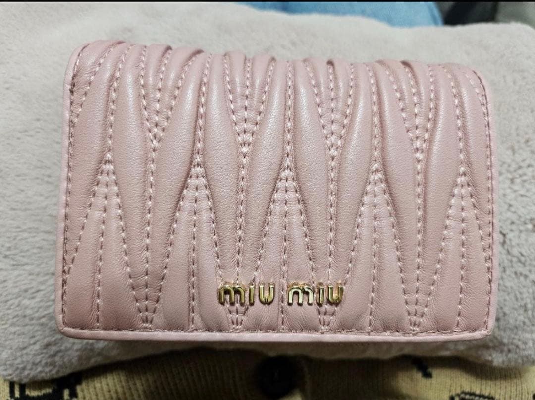 miumiu ピンク マテラッセ 二つ折り財布 お値下げ交渉可能⭕️