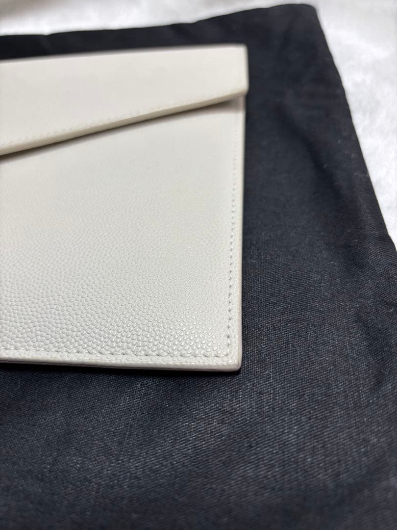 サンローラン アップタウン ポーチ (グレイン・ド・プードルエンボスレザー)美品