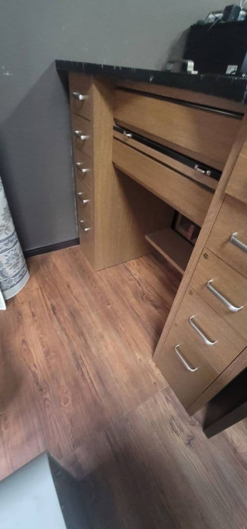 最新【famas7777】　スリーティー彫金デスク両袖　ウォルナットカラー