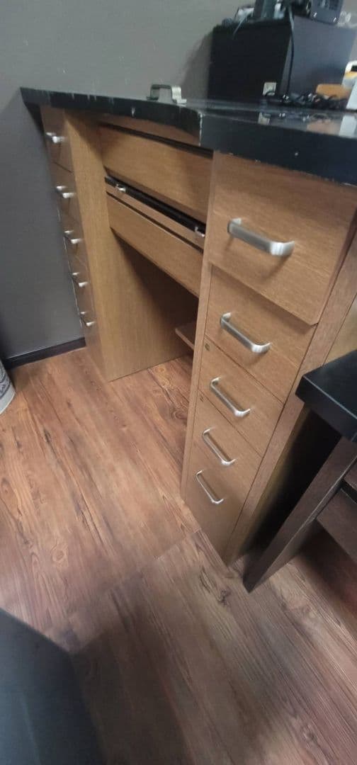 最新【famas7777】　スリーティー彫金デスク両袖　ウォルナットカラー