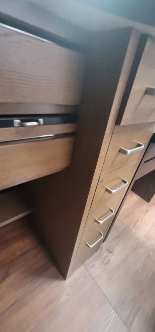 最新【famas7777】　スリーティー彫金デスク両袖　ウォルナットカラー