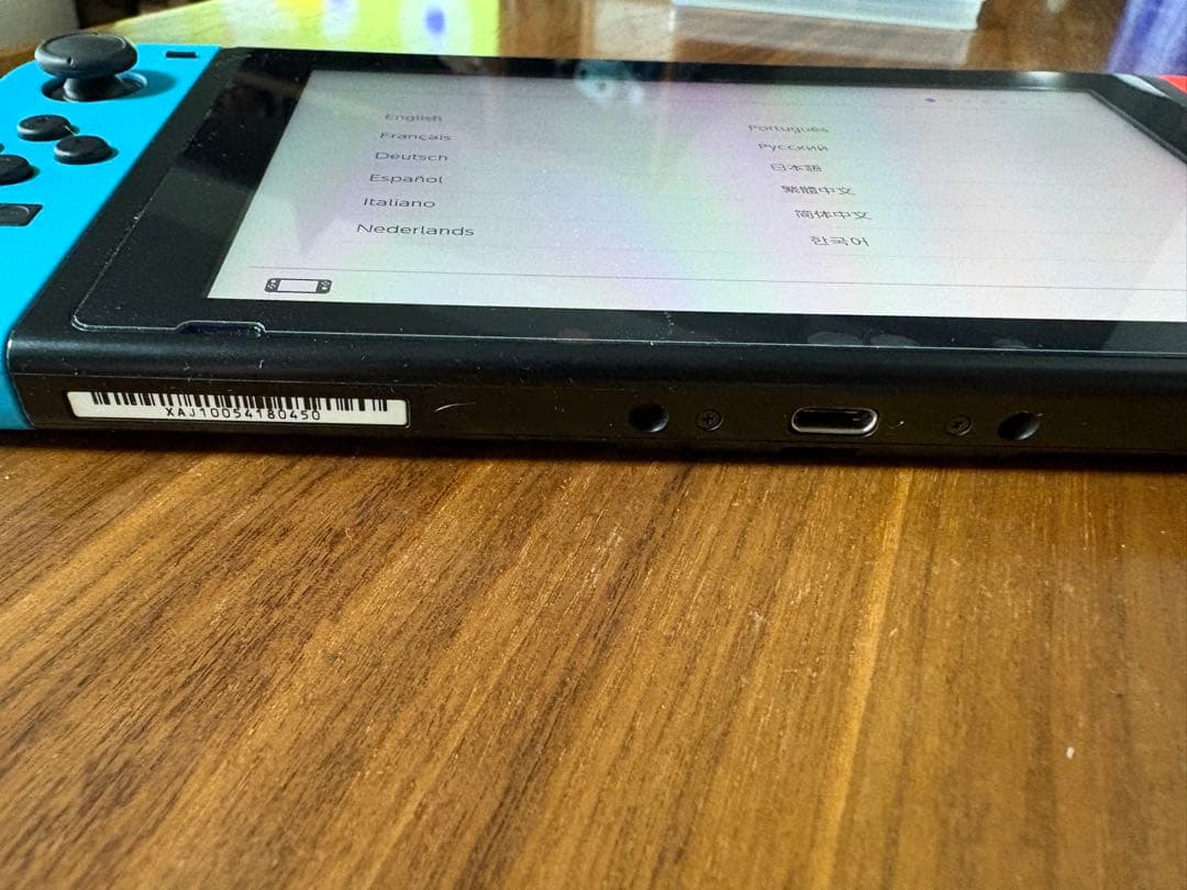 【美品】Nintendo Switch 本体 ネオンブルー・ネオンレッド