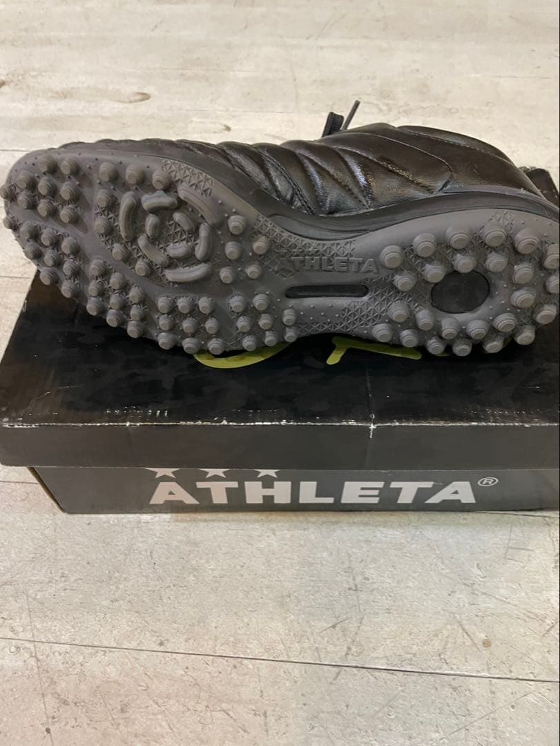 ATHLETA サッカートレーニングシューズ　ブラック