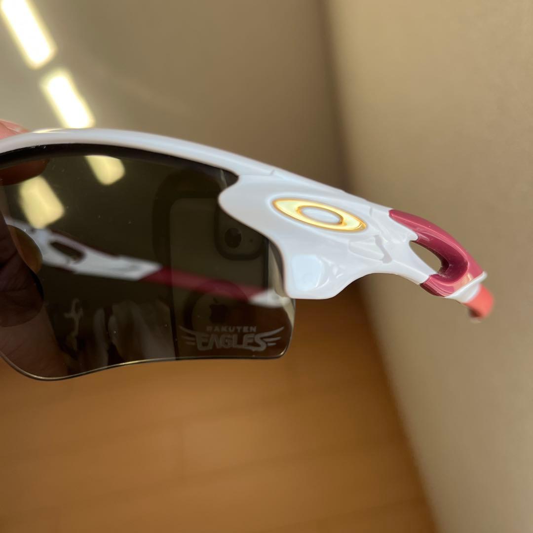 Oakley オークリー スポーツサングラス ホワイト/レッド 楽天イーグルス