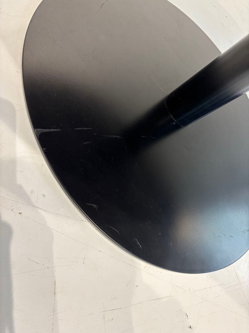 【ヒビありの為激安！】一枚板　テーブル　カフェテーブル　一本脚　輪切り