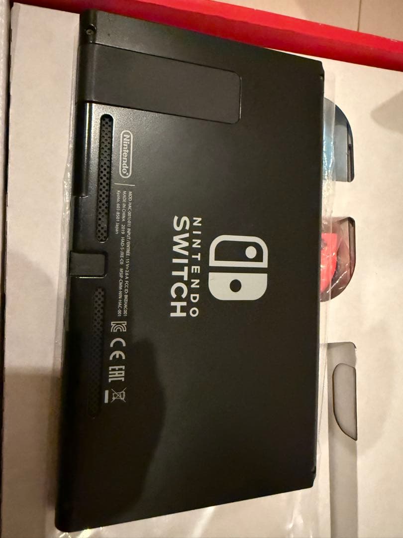 Nintendo Switch ニンテンドースイッチ本体　ネオンレッドブルー