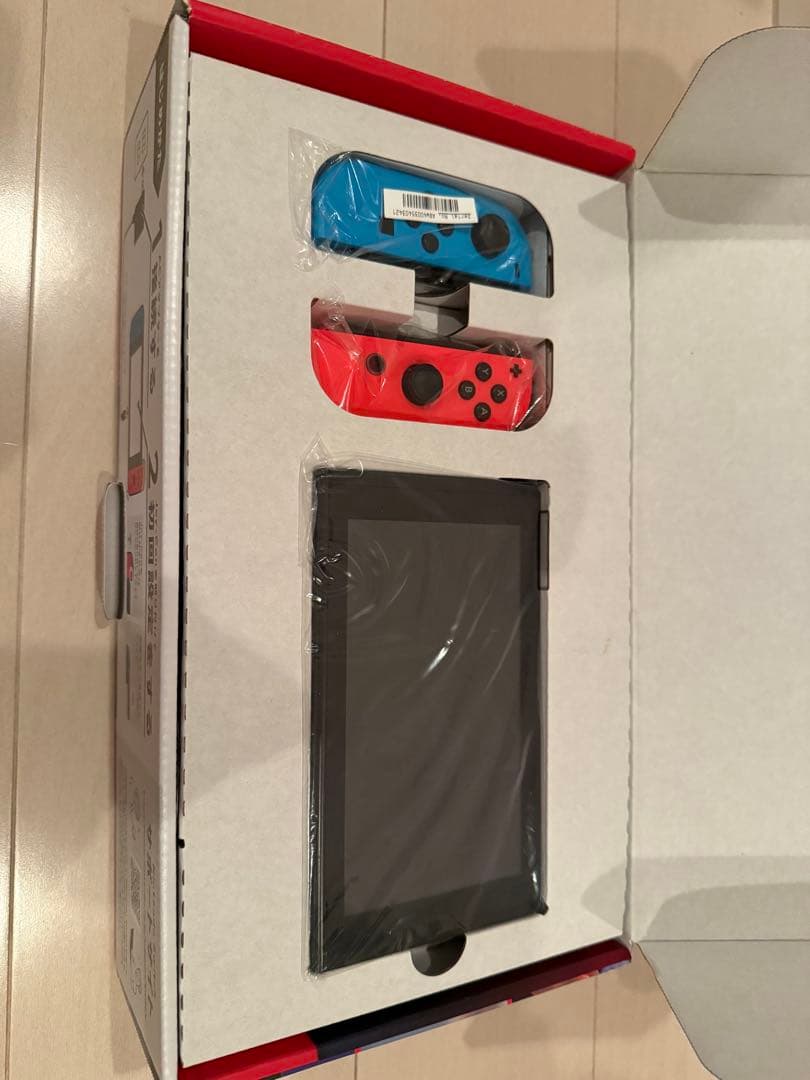 Nintendo Switch ニンテンドースイッチ本体　ネオンレッドブルー
