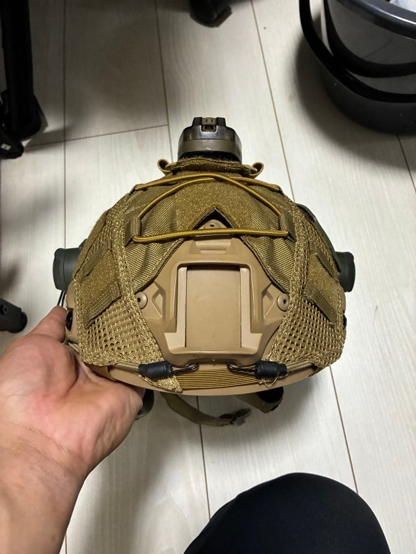 戦術ヘルメット タン色 モジュラー設計