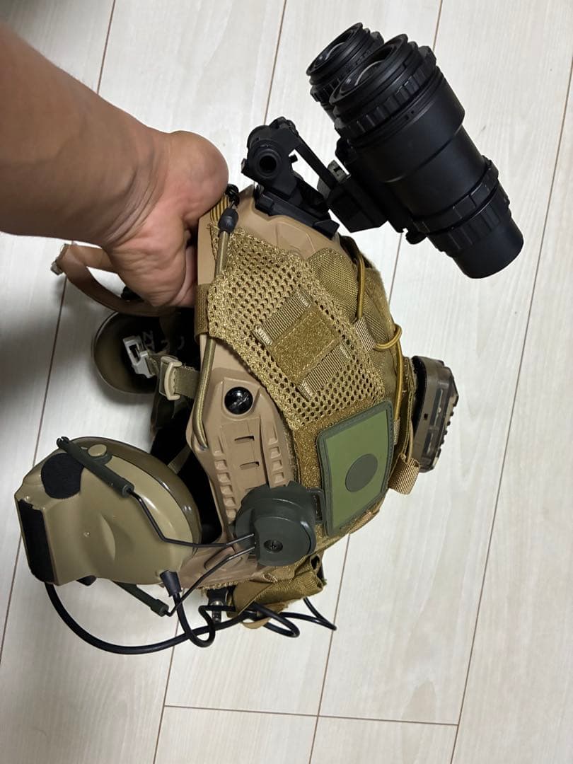 戦術ヘルメット タン色 モジュラー設計