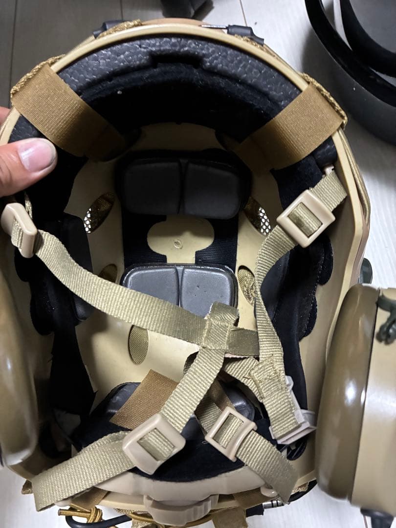 戦術ヘルメット タン色 モジュラー設計