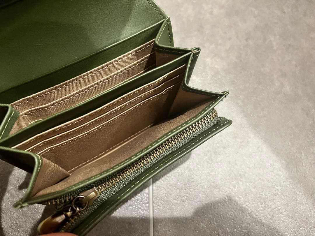 シビラ　シルクロ　二つ折り財布