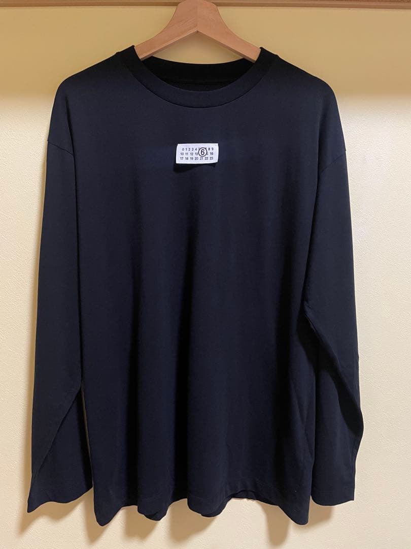 24ss 2024 MM6 マルジェラ カレンダー ロゴ ロンT ブラック