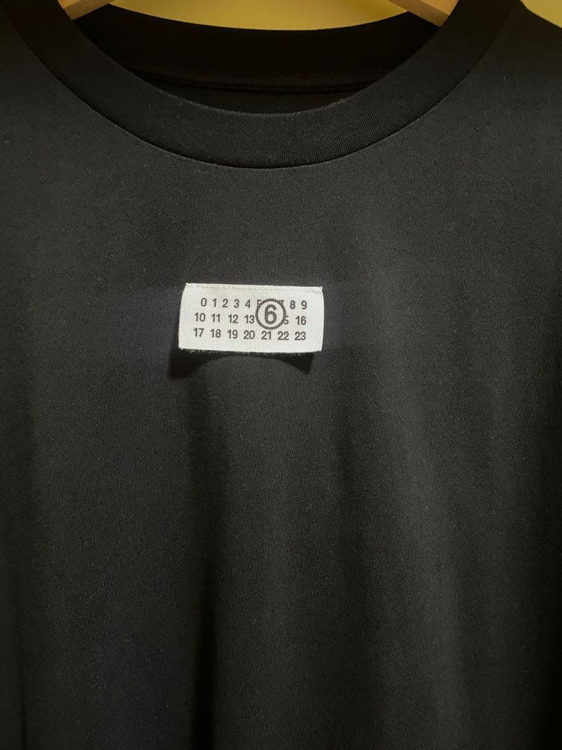 24ss 2024 MM6 マルジェラ カレンダー ロゴ ロンT ブラック