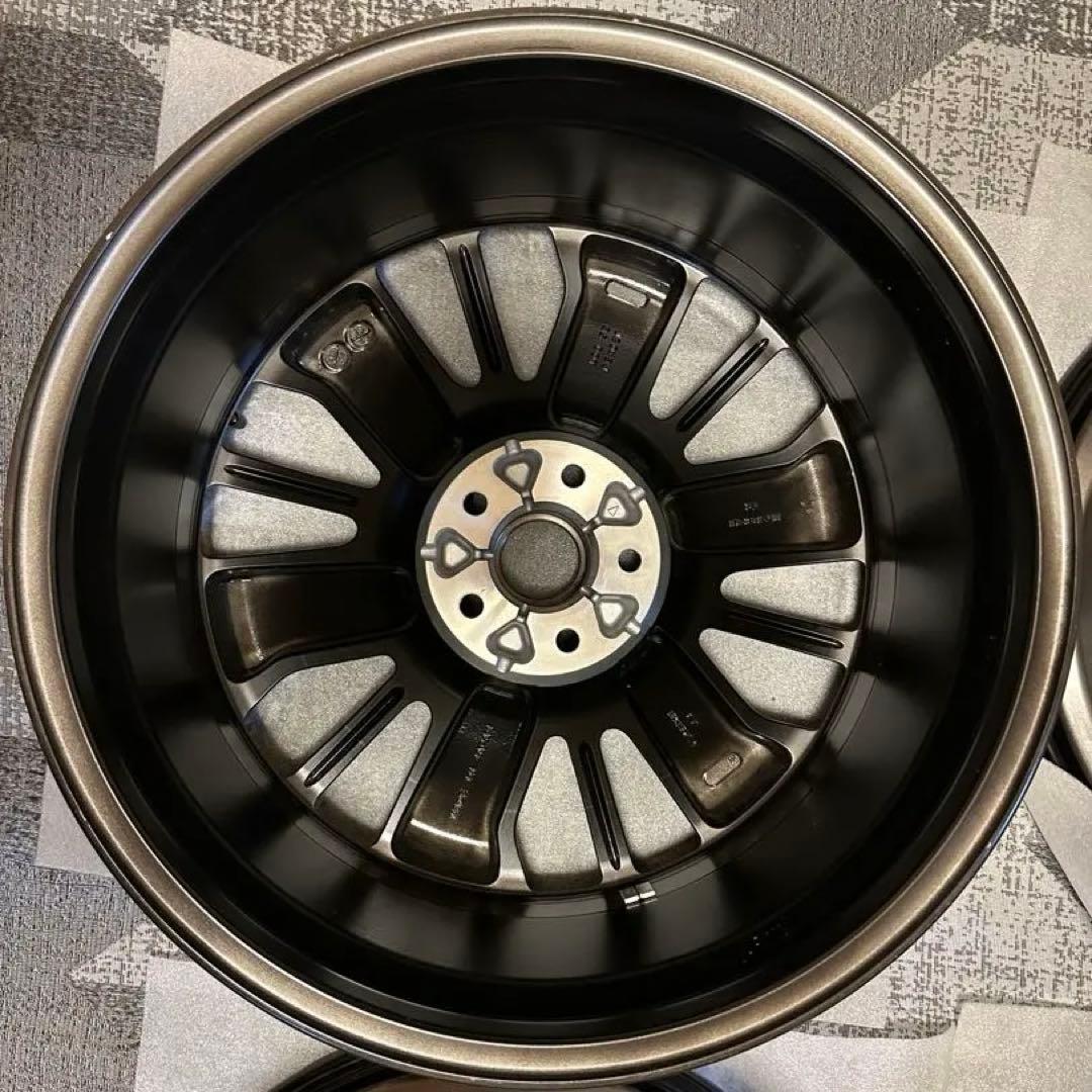 三菱アウトランダー現行型純正20インチ 4本セット