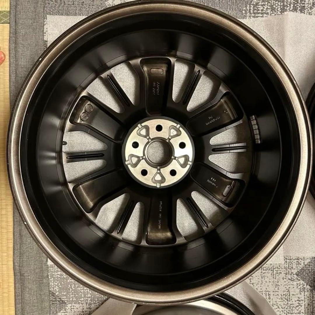 三菱アウトランダー現行型純正20インチ 4本セット