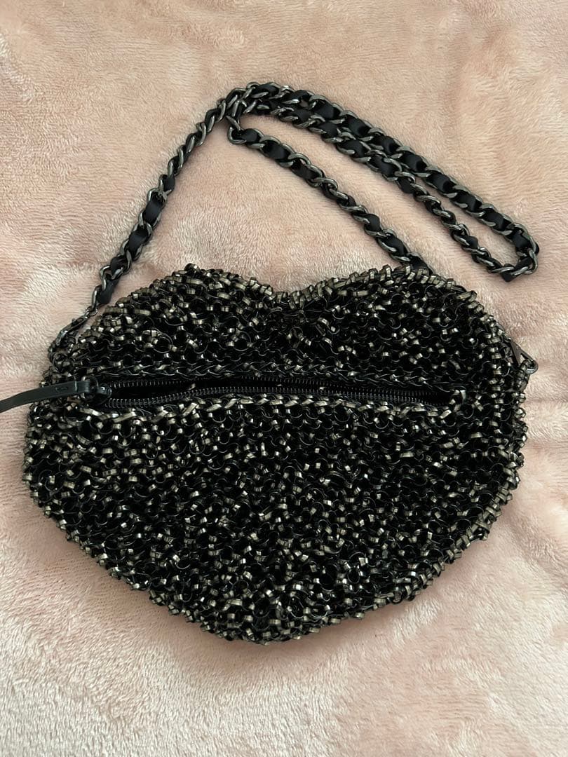 アンテプリマ　ハート型バッグ　チャーム付き