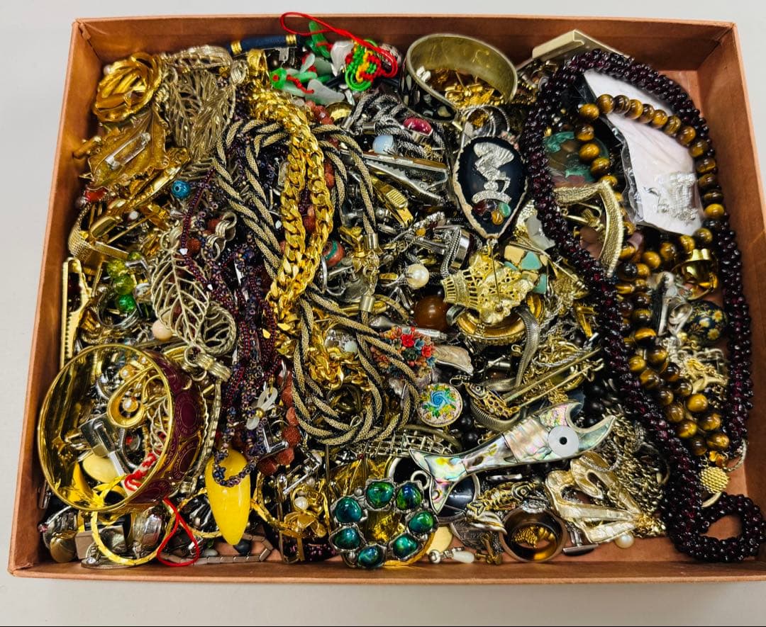 W*E様 約4キロ　アクセサリー　まとめ売り