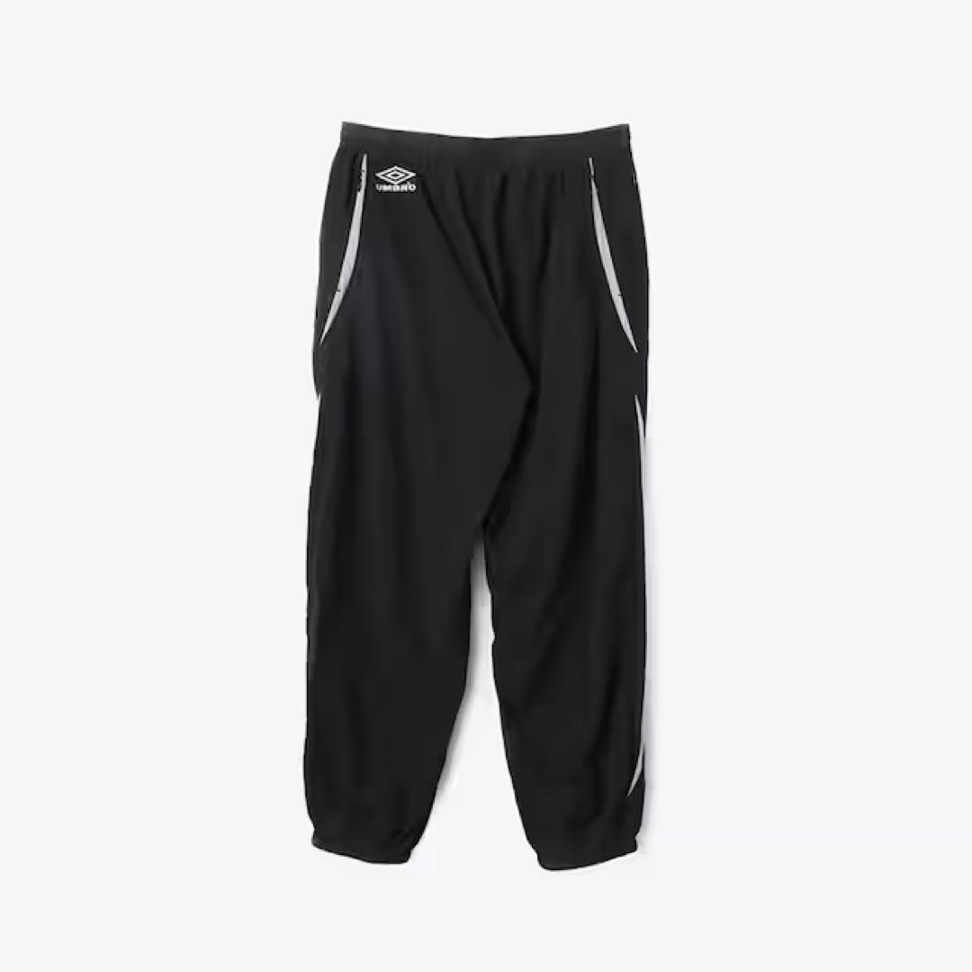 ATOMS サイドストライプ 黒パンツ　トラックパンツ