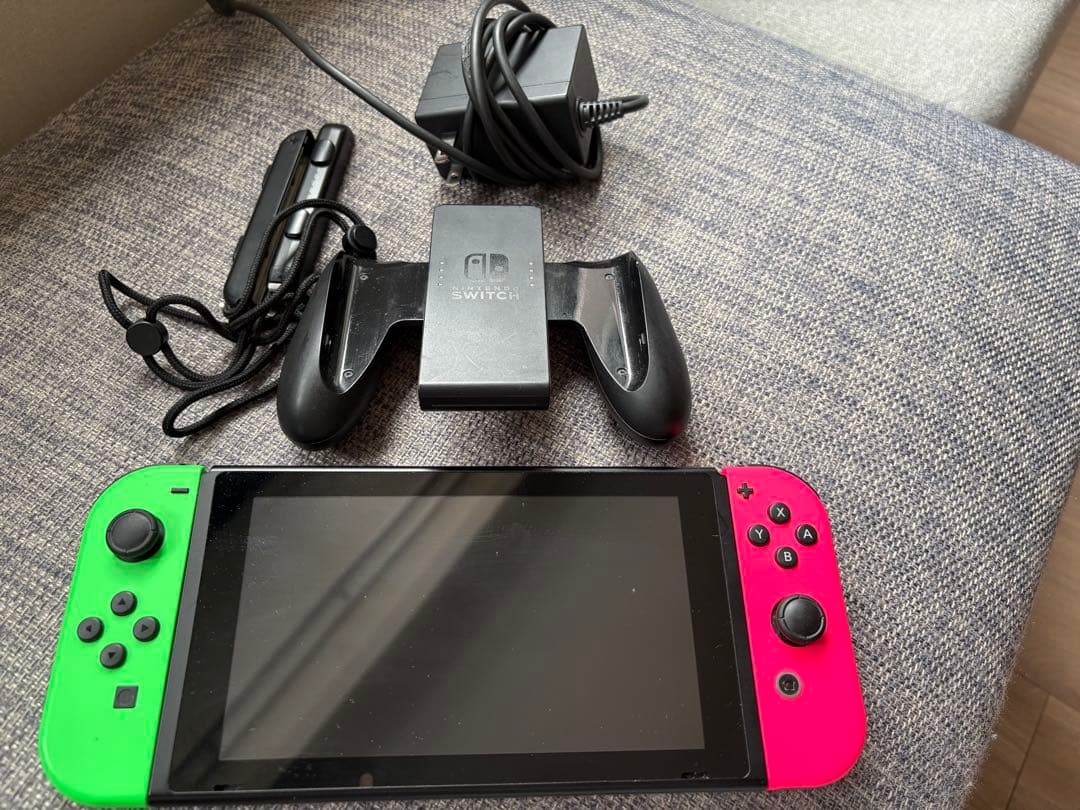 Nintendo Switch 本体　Joy-Con、充電器付き