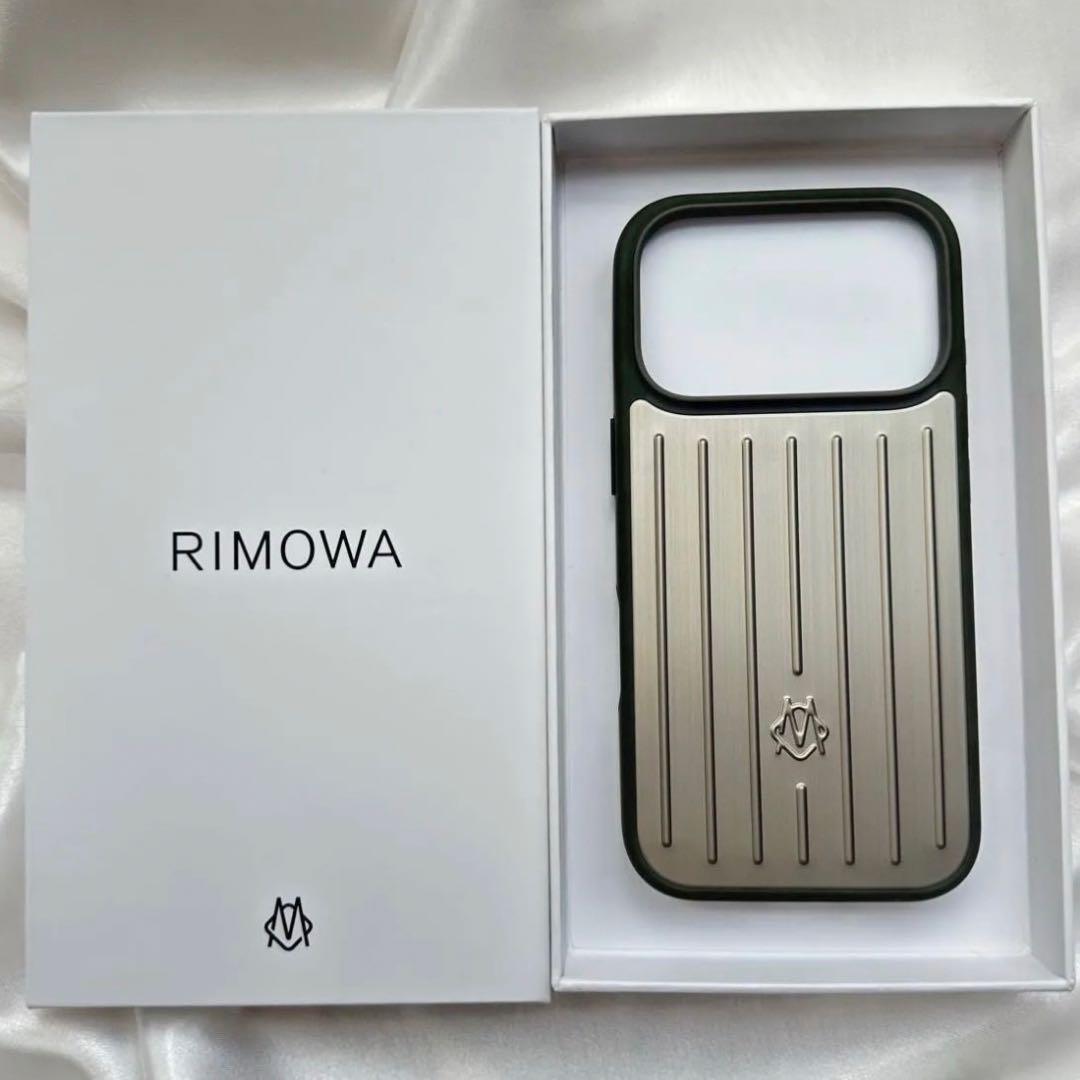 リモワRIMOWA iPhone 17 Proケース チタニウム