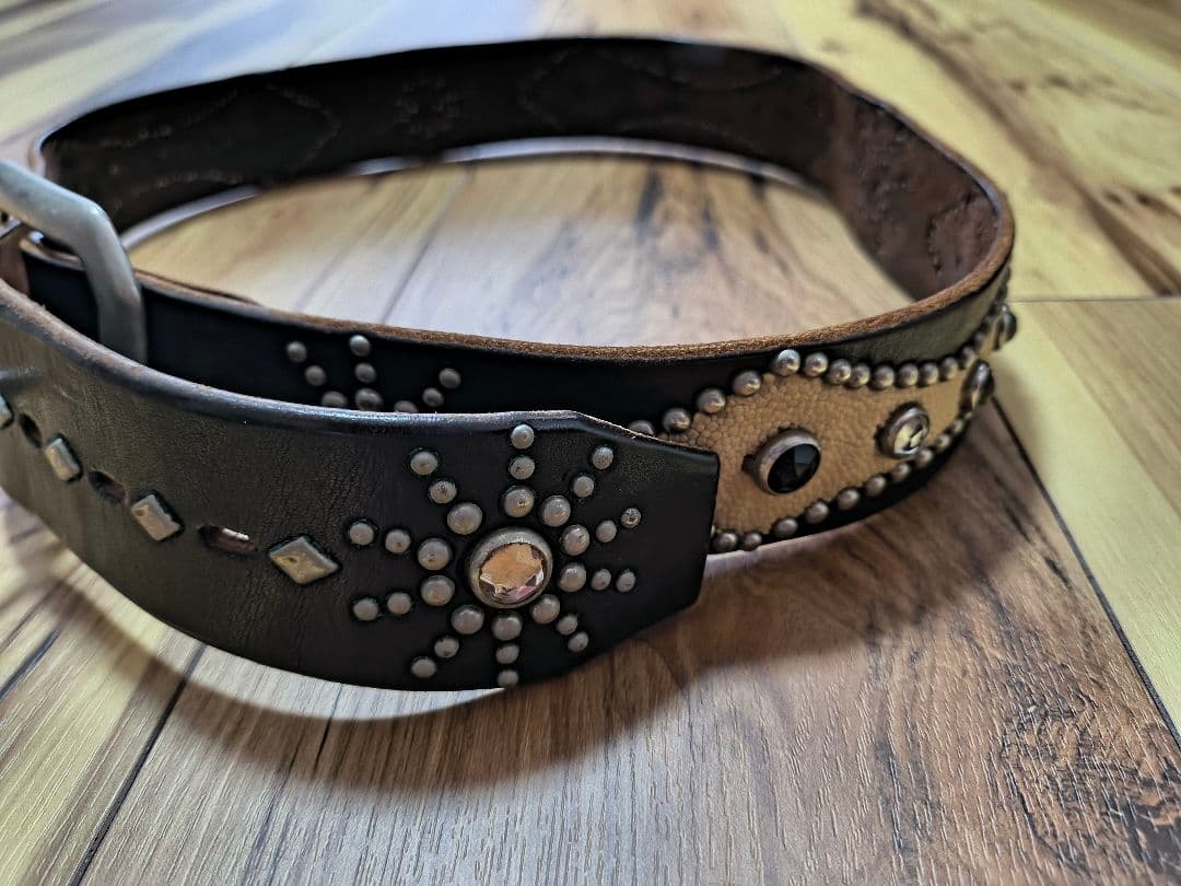 HTC スタッズレザーベルト