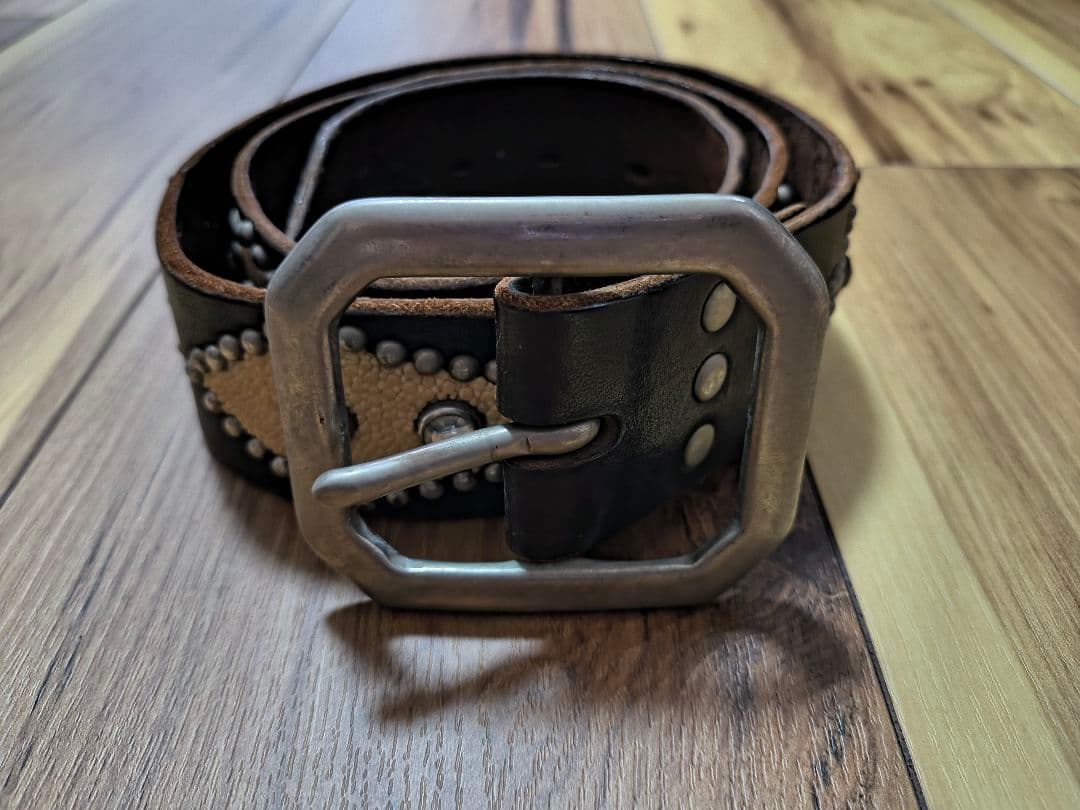 HTC スタッズレザーベルト