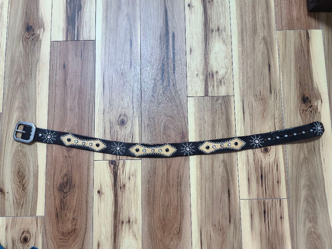 HTC スタッズレザーベルト