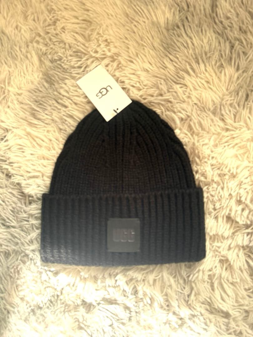 新品　UGG ニット帽・スカーフセット 黒